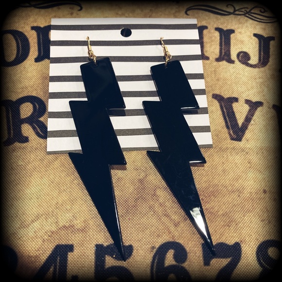 ⚡️ XL BLACK LIGHTENING BOLT EARRINGS - Picture 2 of 4